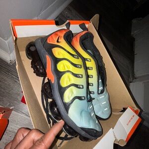 Nike Air Max Plus Gradient Sneakers